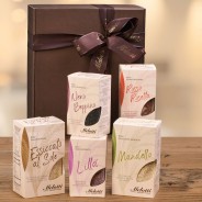 Una selezione esclusiva dei 5 Risi Premium della Famiglia Melotti, racchiusa in un’elegante confezione regalo.