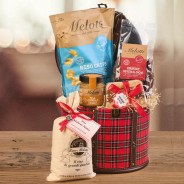 Beautiful Christmas beauty case featuring Vialone Nano rice and a selection of savoury and sweet Riso Melotti rice snacks.